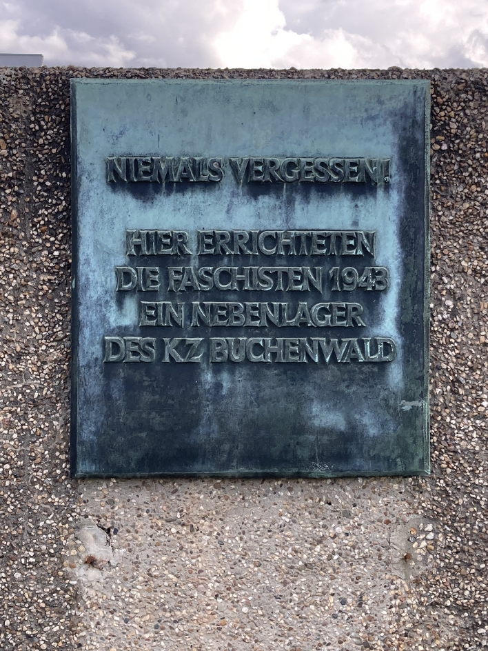 Die Gedenktafel am Gedenkstein, 2025. Foto: Sylvia Vogelsberg