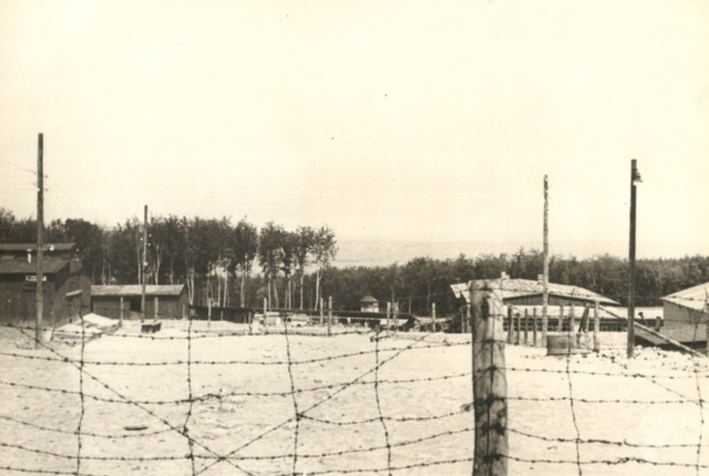 Das Barackenlager in Staßfurt nach der Räumung des Lagers, 1945