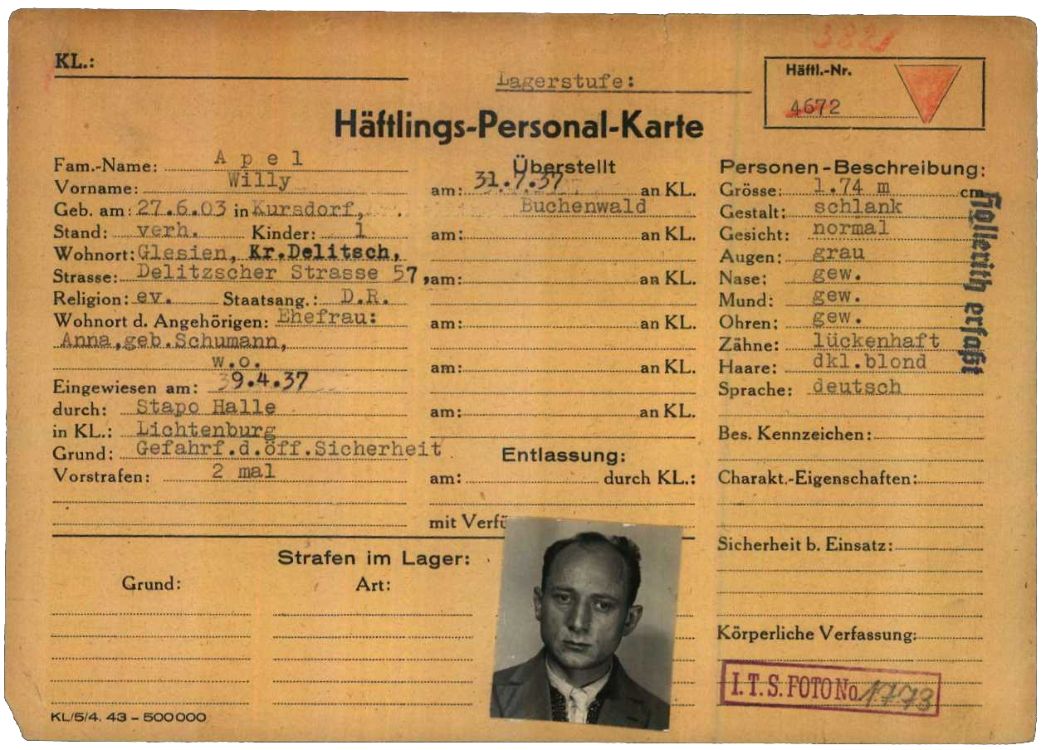Häftlingspersonalkarte des KZ Buchenwald für Willy Apel aus dem sächsischen Glesien, um 1937. Seit Juli 1937 war er als politischer Gegner in Buchenwald inhaftiert. Dort wurde er Teil des lagerinternen kommunistischen Widerstandsnetzwerkes. Die SS setzte ihn in Arolsen als Lagerältesten ein. Er überlebte.