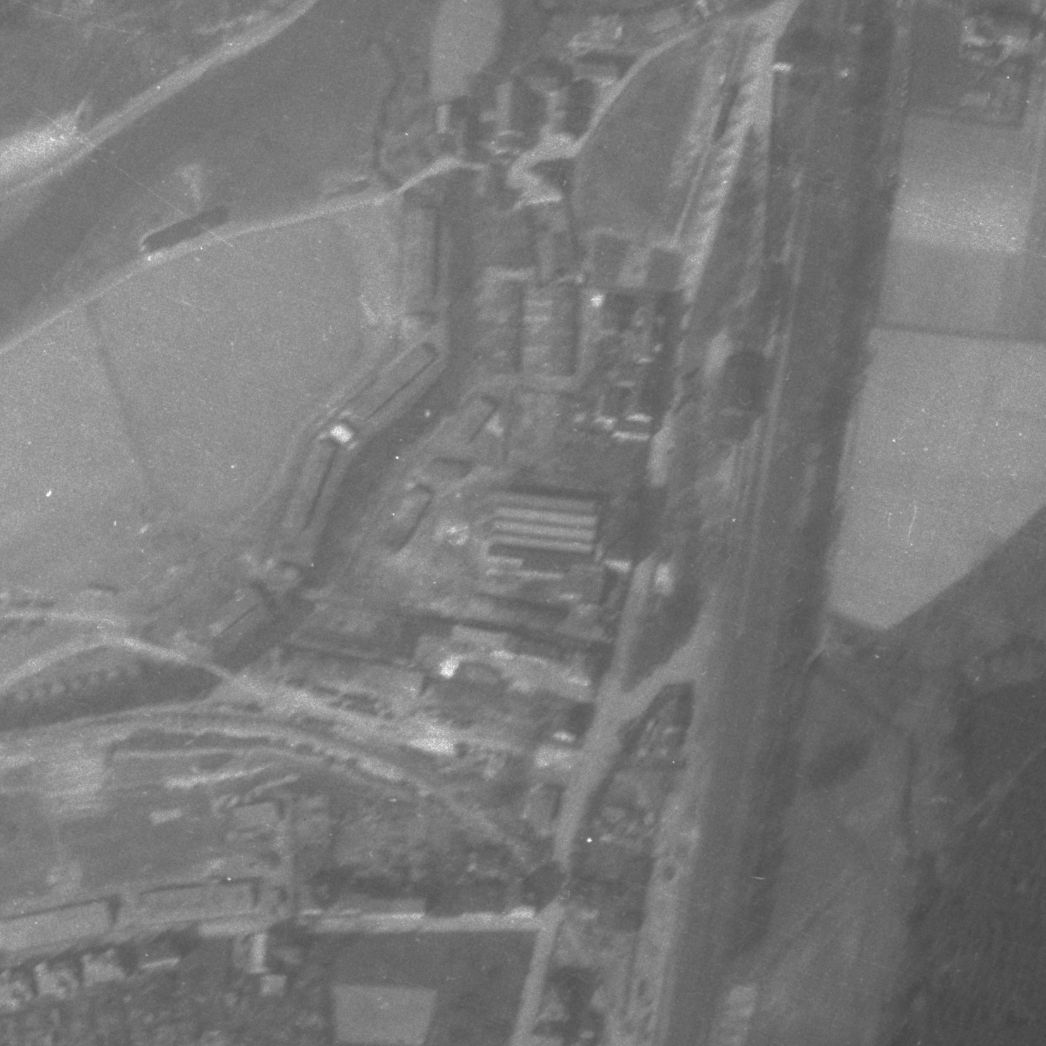 Vergrößerter Ausschnitt der Aufnahme der alliierten Luftaufklärung vom 10. April 1945. 