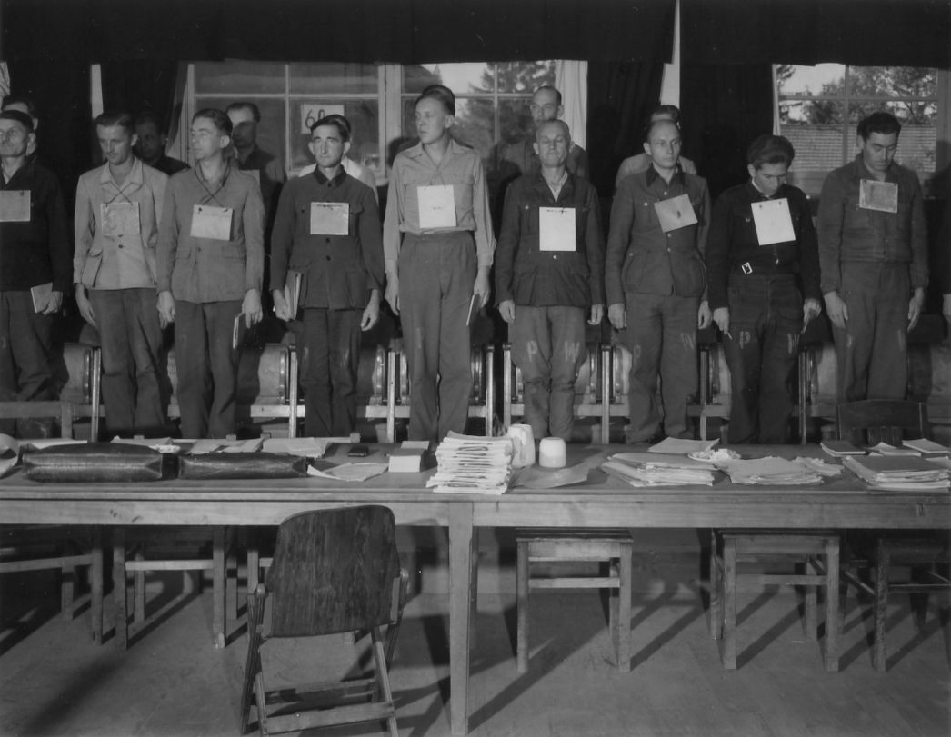Die Angeklagten im Dora-Hauptprozess in Dachau, 19. September 1947. Foto: John Chambers (U.S. Army Signal Corps)
