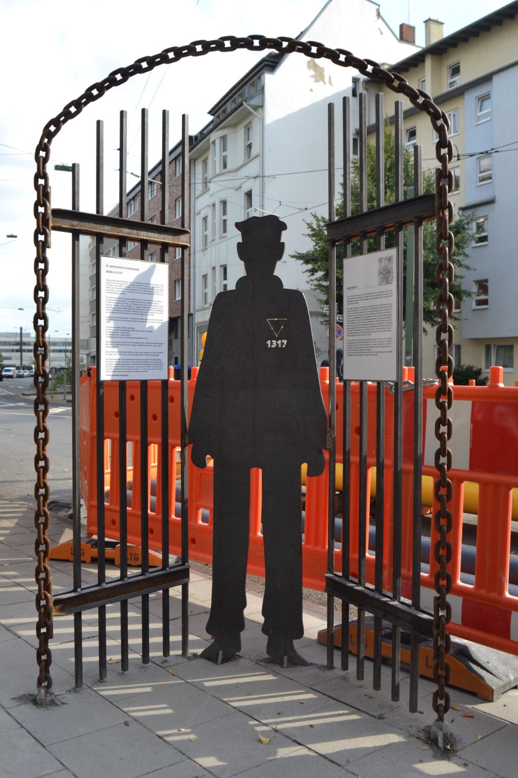 Erinnerungszeichen an der Rather Straße, 2017