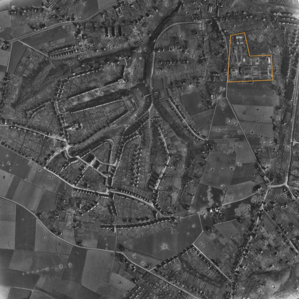 Das weitgehend zerstörte Lagergelände an der Humboldtstraße in Essen. Aufnahme der alliierten Luftaufklärung, 23. März 1945.