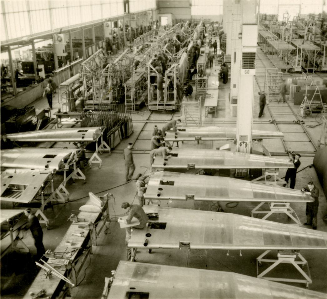 Produktion von Flugzeugtragflächen im Junkerswerk Halberstadt, 1939