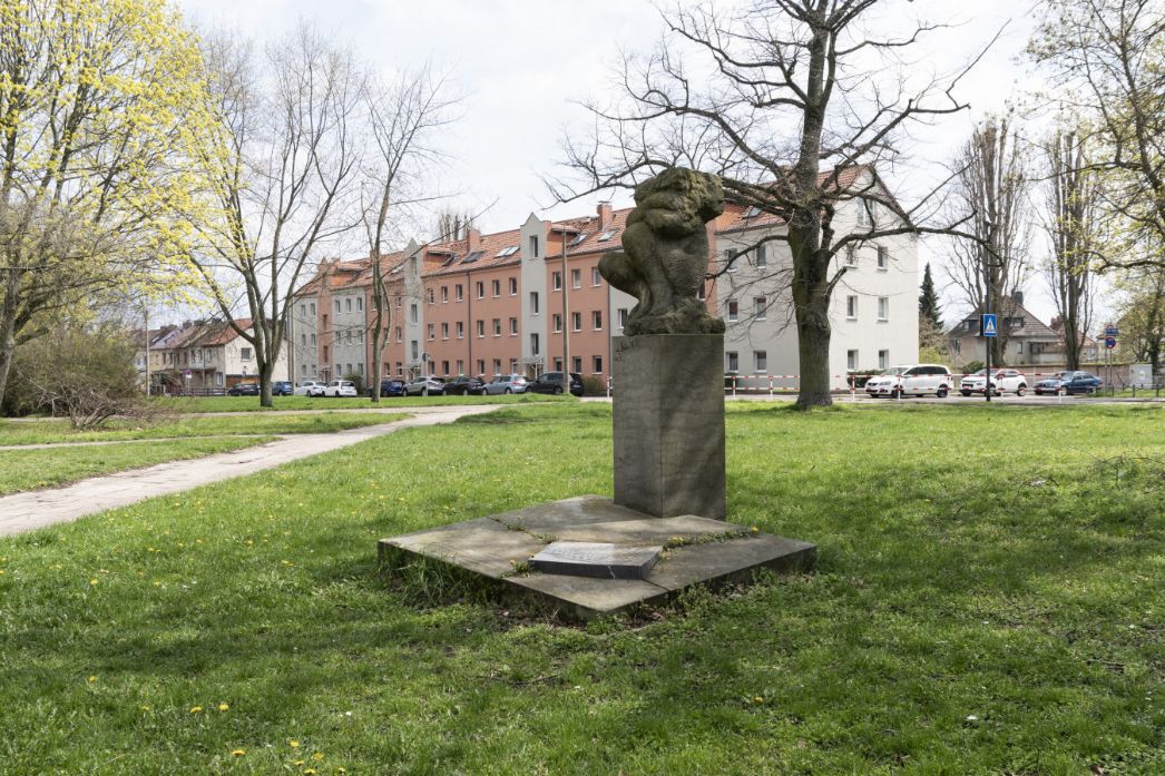Gedenkstein für die Opfer des Buchenwalder KZ-Außenlagers in Halle, 2023. Foto: Luisa Kaiser