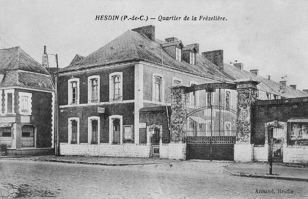 Eingang der Kaserne „La Frézelière“, Ansichtskarte, ohne Datum