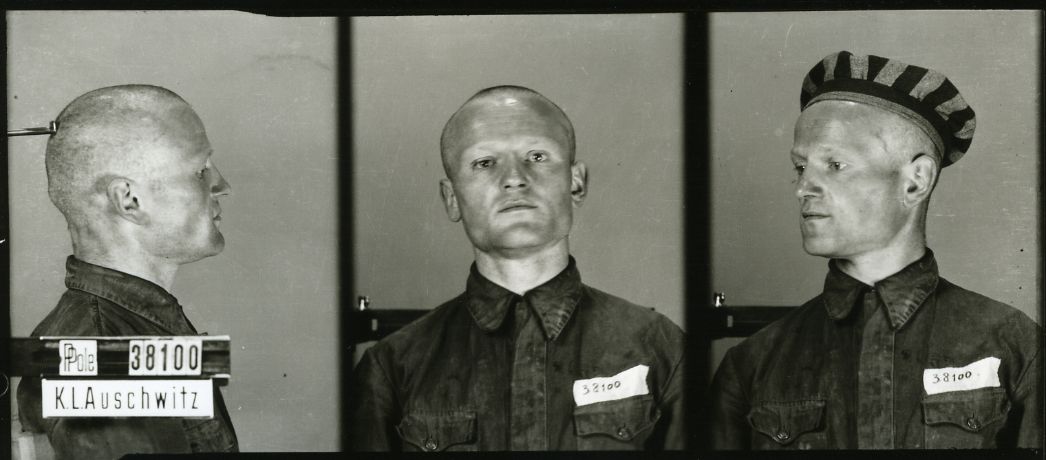 Im KZ Auschwitz angefertigte erkennungsdienstliche Aufnahme von Julian Szczotka, 1942
