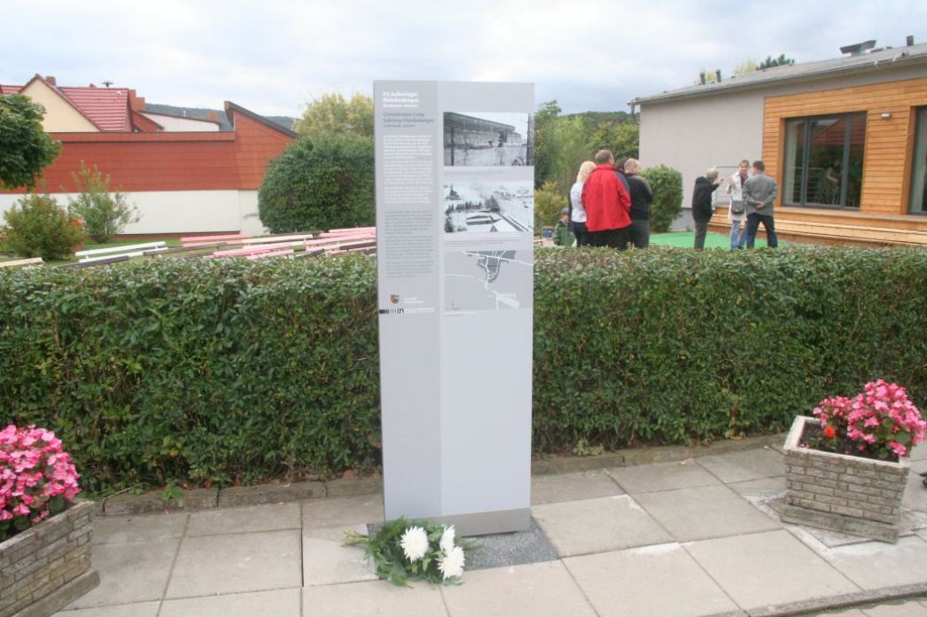 Informationstafel vor dem Dorfgemeinschaftshaus, 2012