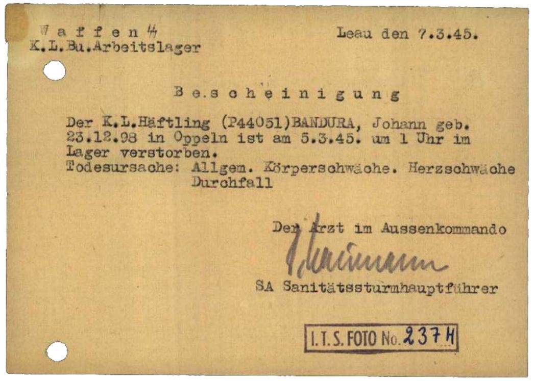 Todesbescheinigung für den 45-jährigen polnischen Häftling Johann Badura aus Oppeln (heute Opole), 7. März 1945. Unterzeichnet wurde sie vom Vertragsarzt Dr. Naumann.