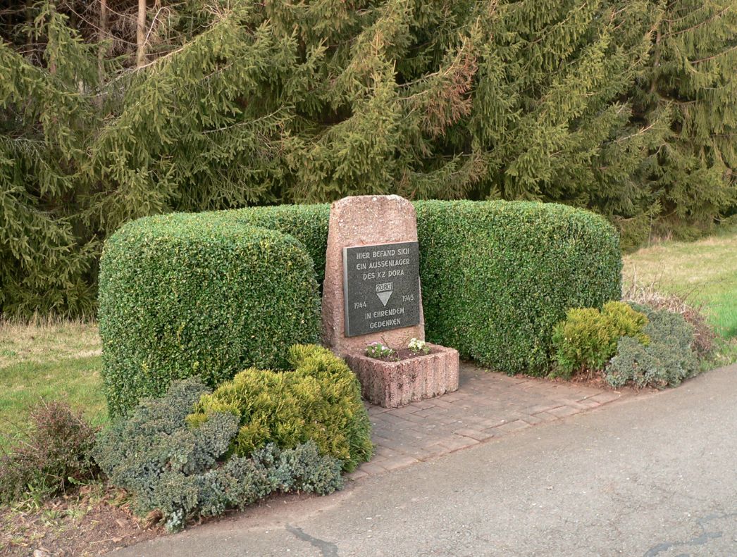 Gedenkstein in Mackenrode, 2020. Foto: Axel Hindemith