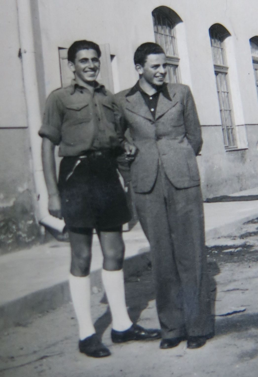 David Fränkel (rechts) und sein Bruder Joki, 1943 in Kolozsvár (Ungarn)