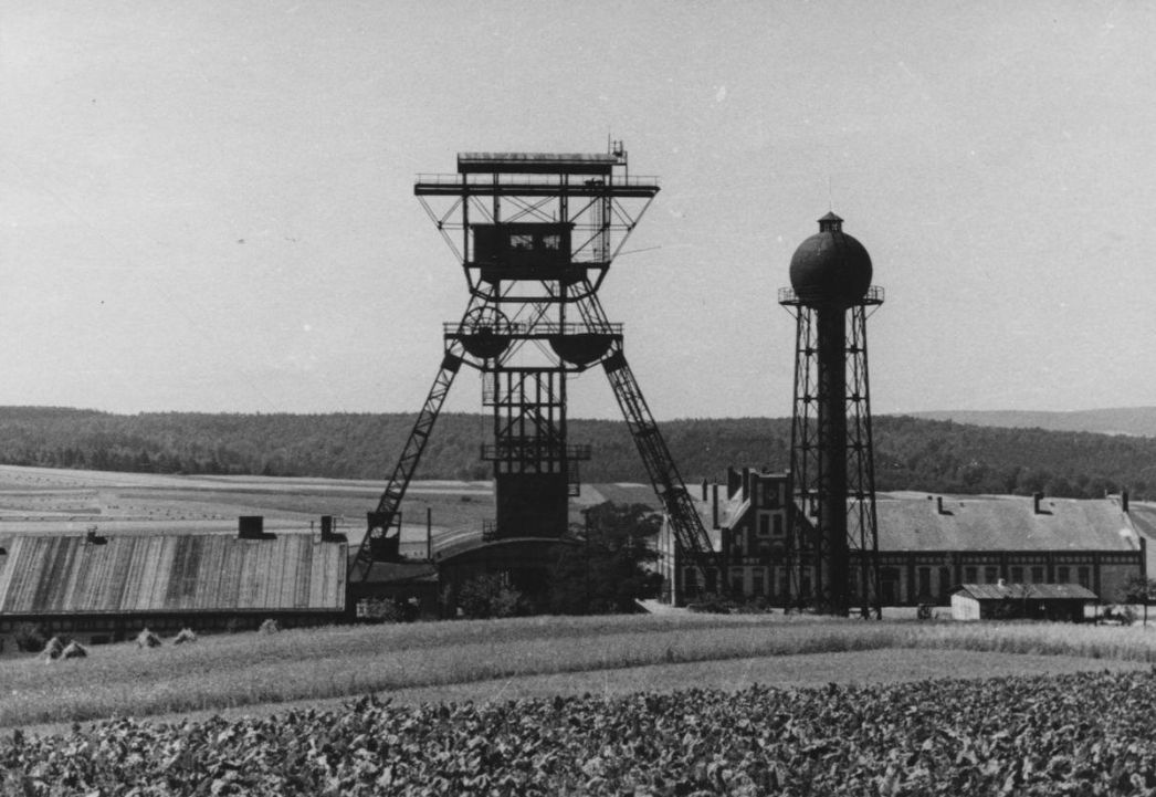 Der stillgelegte Kalischacht Neusollstedt, um 1947