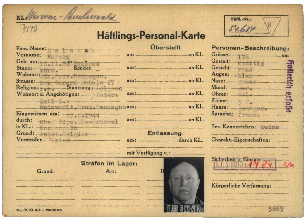 Häftlingspersonalkarte des KZ Buchenwald für den Belgier Horace Leleux, 1944. Der Arzt aus dem belgischen Ath zählte zu der vergleichsweise kleinen Gruppe nichtjüdischer Funktionshäftlinge im Männerlager Schlieben. Die SS setzte ihn im August 1944 als Häftlingsarzt ein.