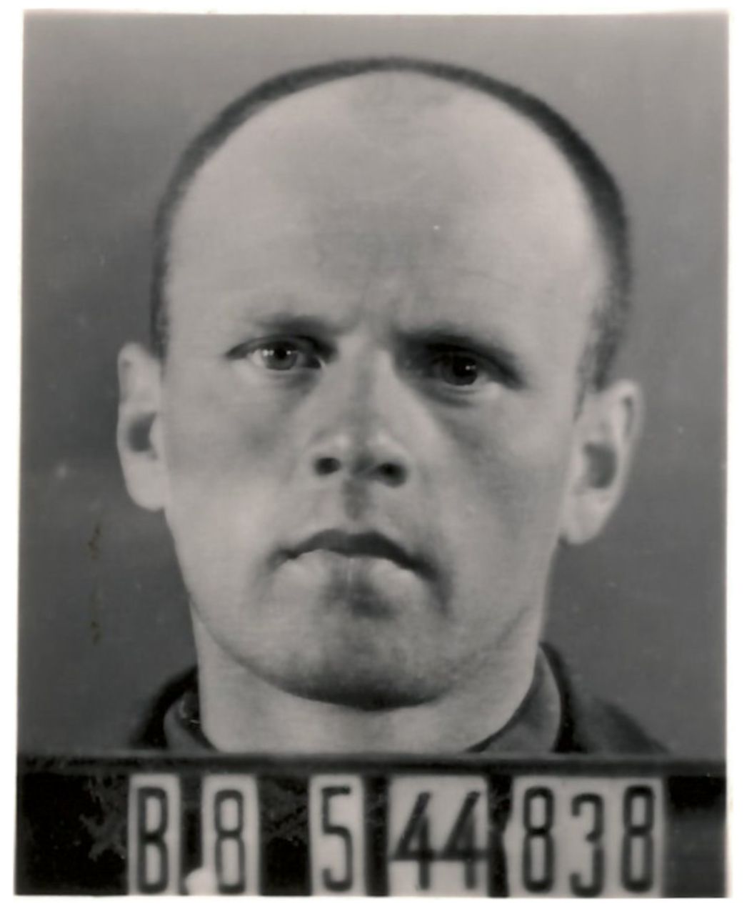 Léon von Oyenbrugge nach seiner Einweisung in das KZ Buchenwald (Ausschnitt der Häftlingspersonalkarte), Mai 1944