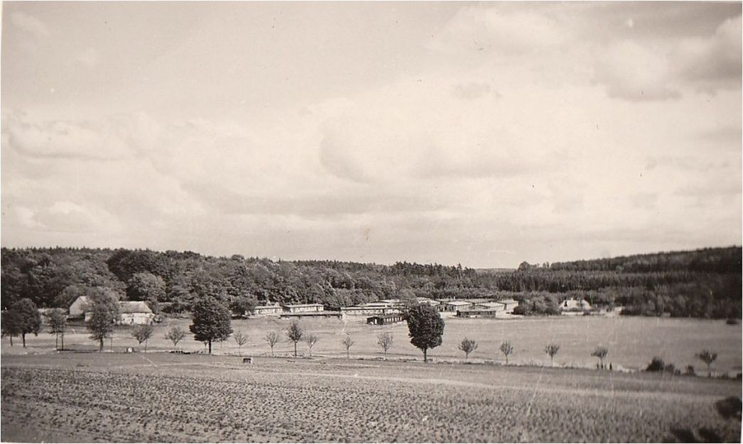 Das Lager „Münchmühle“ aus Richtung der Bahnlinie, um 1942