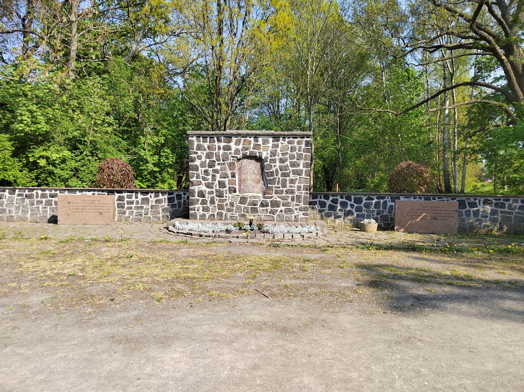 Denkmal am „Kleinen Schöppenteich“, 2022. Foto: Gwendoline Cicottini