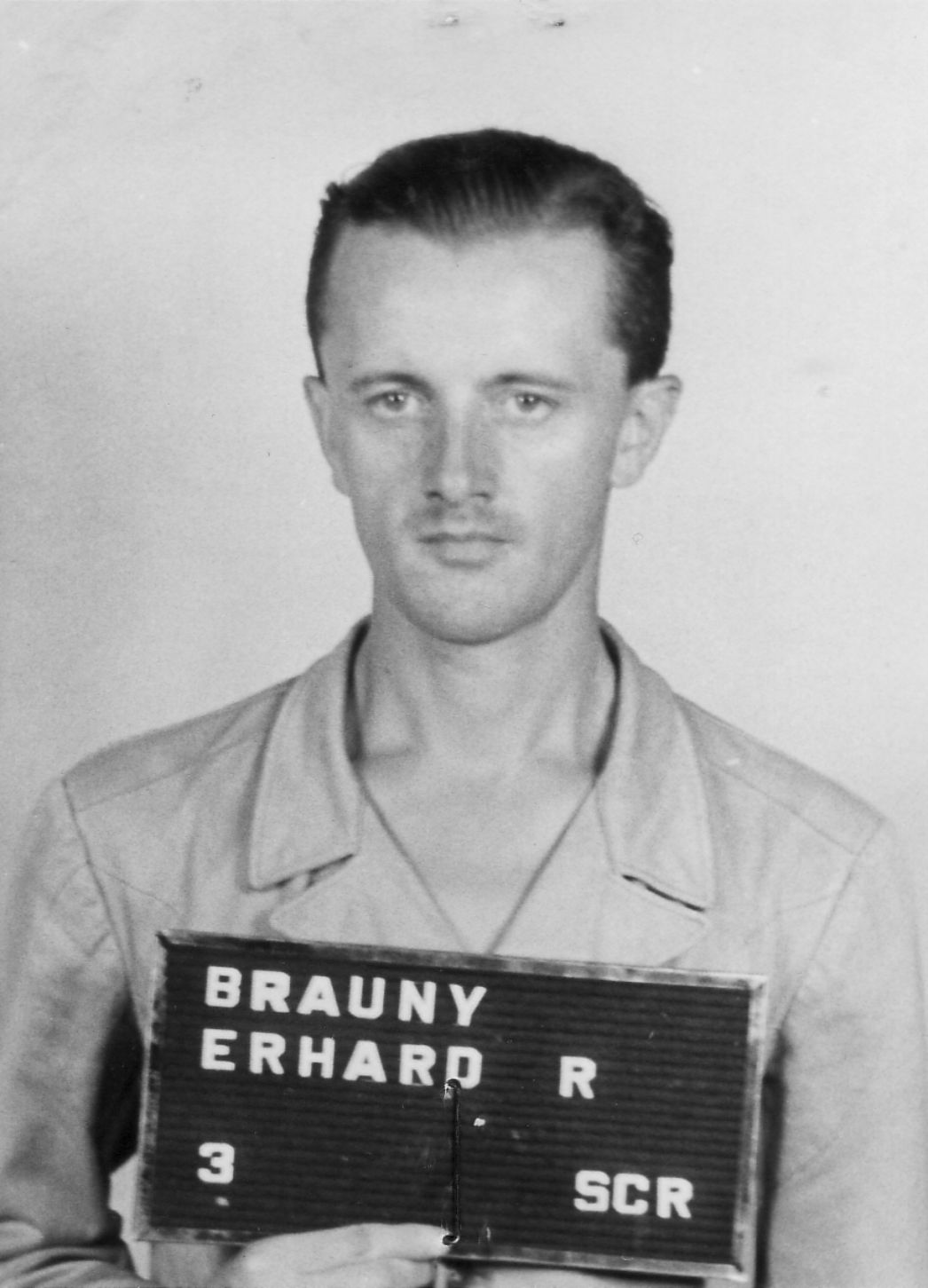 Erhard Brauny als Angeklagter in Dachau, 1947