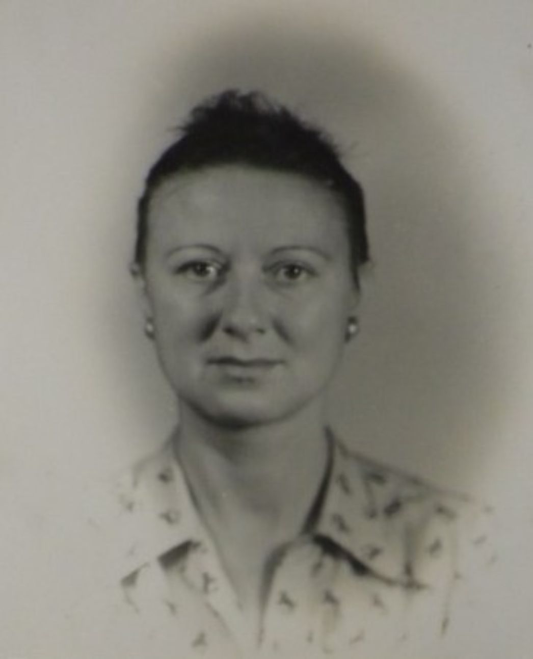 Virginia d’Albert-Lake nach ihrer Befreiung in Liebenau, 1945