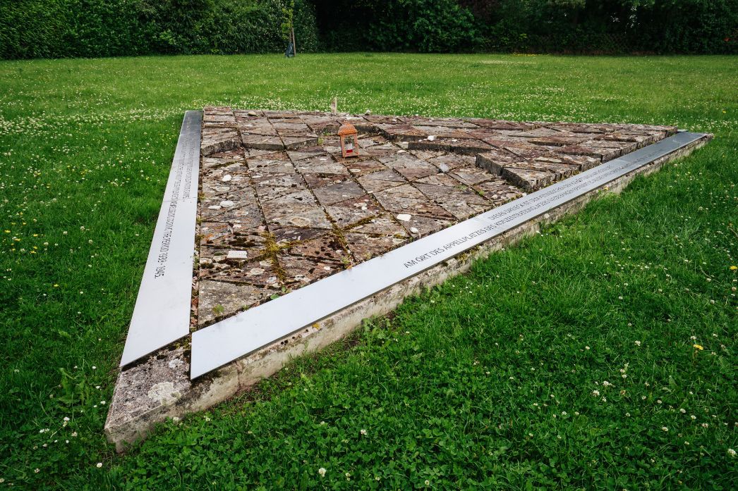 Mahnmal auf dem ehemaligen Appellplatz des Konzentrationslagers, o. D. Foto: André Heinermann